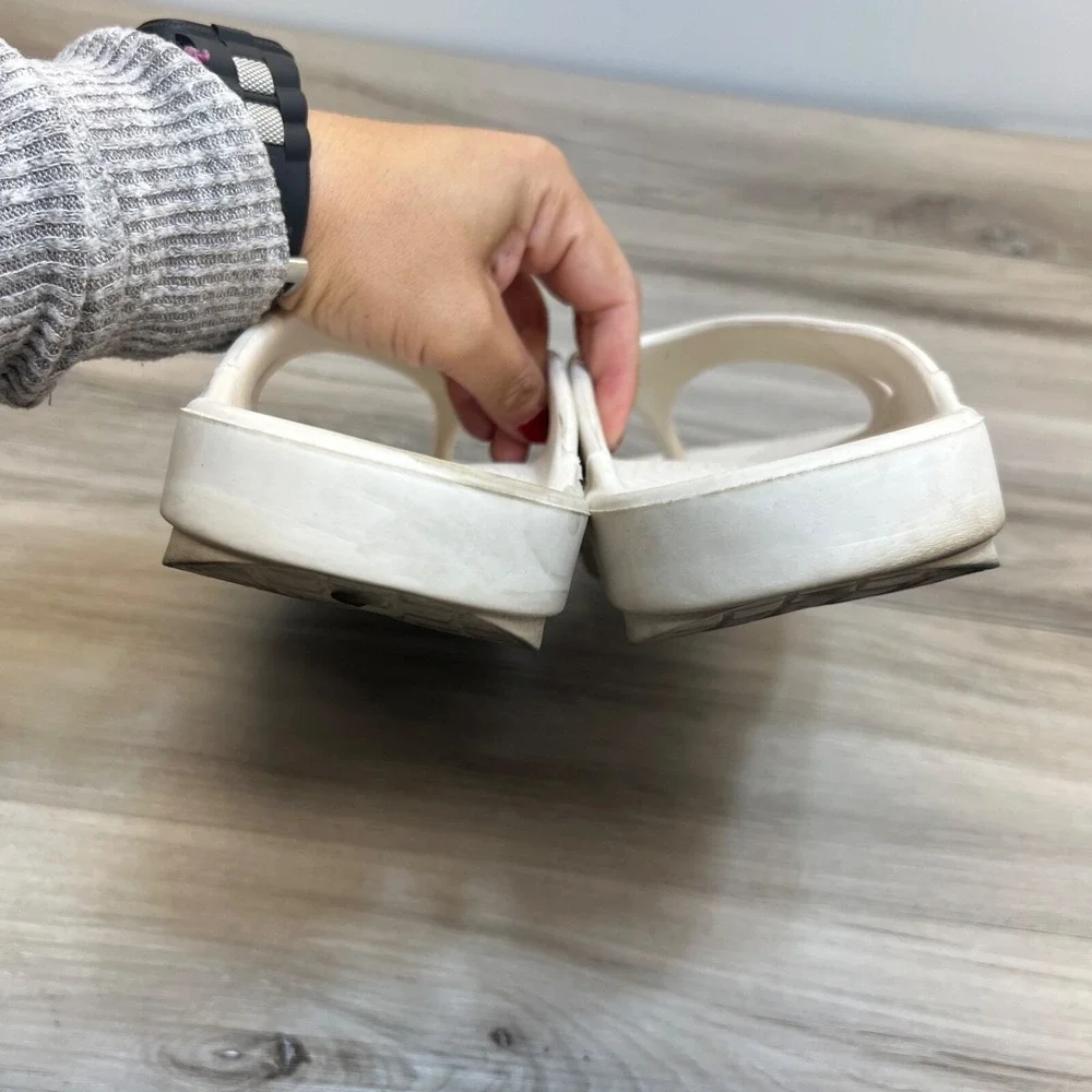 Oofos‎ Oolala Luxe Flip Flop Sandals White Mens 9 Women's Size 11 EU 42